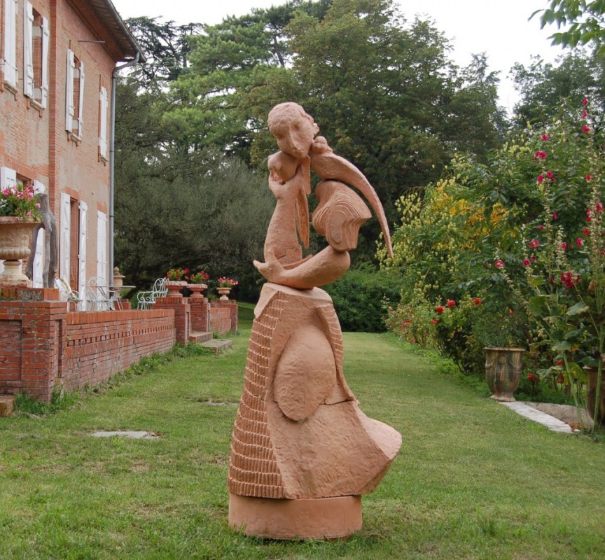 Femme aux deux pigeons